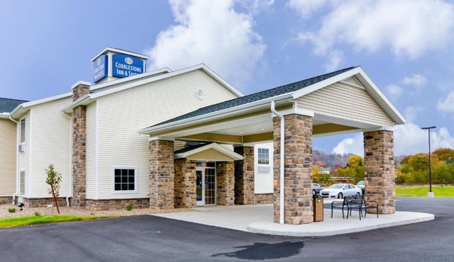 Cobblestone Inn & Suites - Ambridge