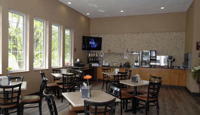 Cobblestone Inn & Suites - Denison Majestic Hills