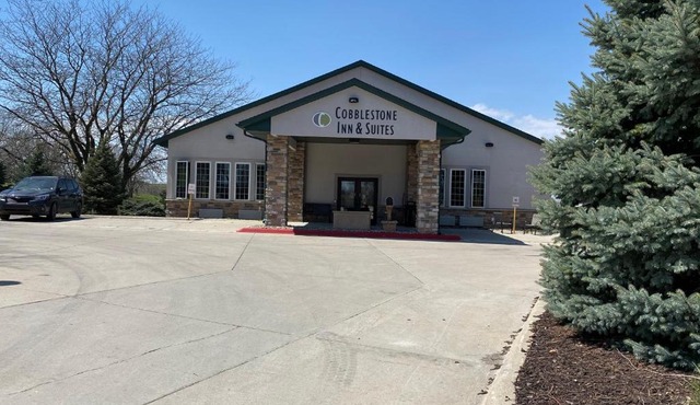 Cobblestone Inn & Suites - Denison | Majestic Hills