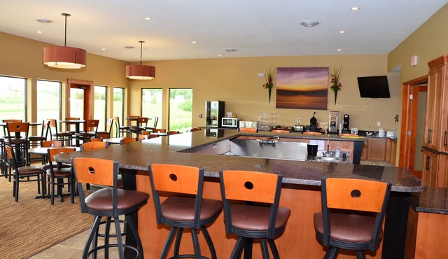 Cobblestone Inn & Suites - Newton