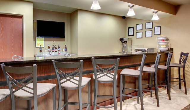 Cobblestone Inn & Suites - Schuyler