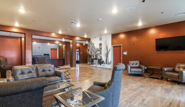 Cobblestone Inn & Suites at UW Stout Downtown Menomonie