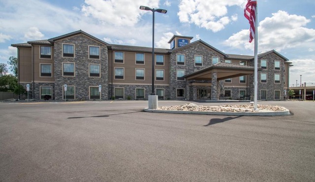 Cobblestone Inn & Suites - St Marys