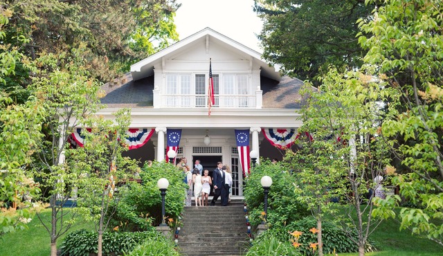 Cobblewood Manor on the Lake