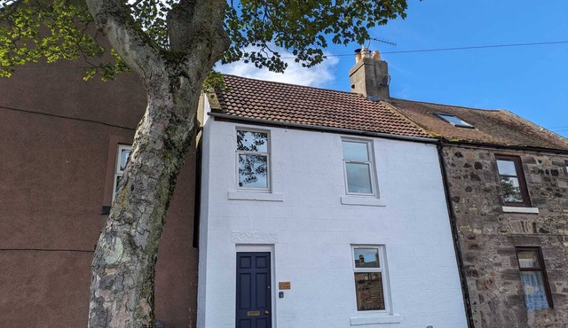 Coble Cottage. By the sea, family and dog friendly