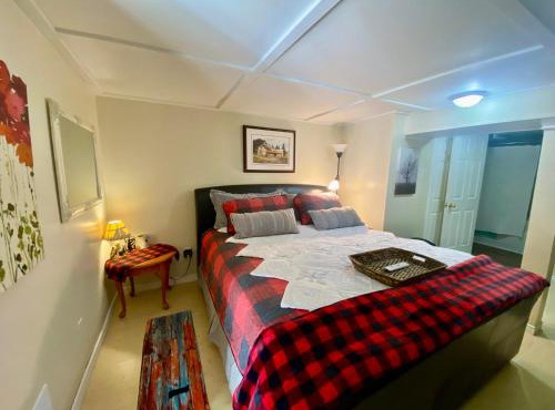 Cobourg Country Home - 10 Minutes From Cobourg Beach!