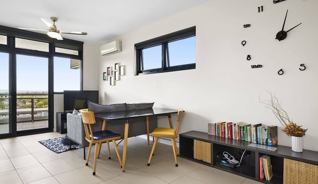 Coburg Loft - Modern 1 Bed Apartment