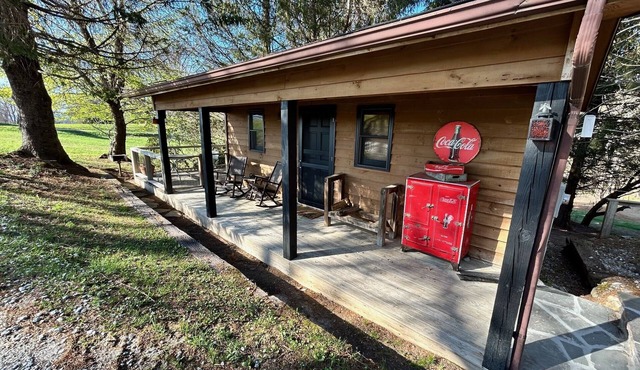 Coca-Cola Cabin | Jetted Tub | Fireplace