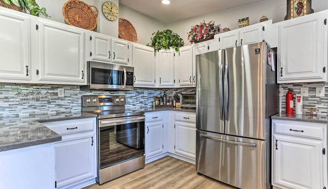 Cochecton Getaway w/Pool Table + Fire Pit!