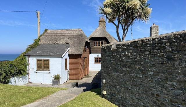 Cock Rock Cottage - a house that sleeps 6 guests in 3 bedrooms