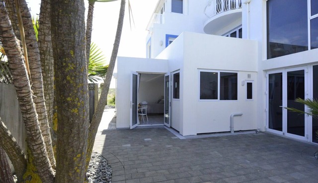 Cockle Lane Beach Studio Two - a beachside getaway, just for you