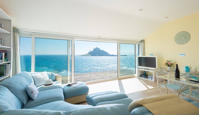 Cockleshell Cottage, pristine luxury and tranquility