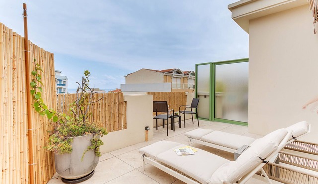 COCO BEACH AP4476 by Riviera Holiday Homes