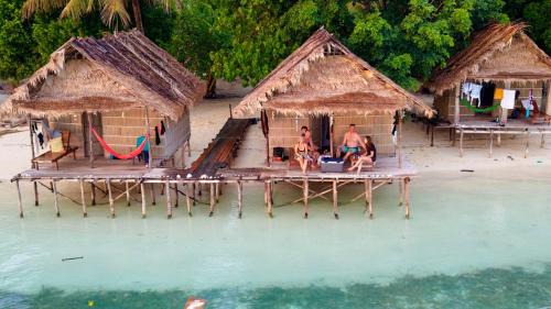 Coco Huts Guest House