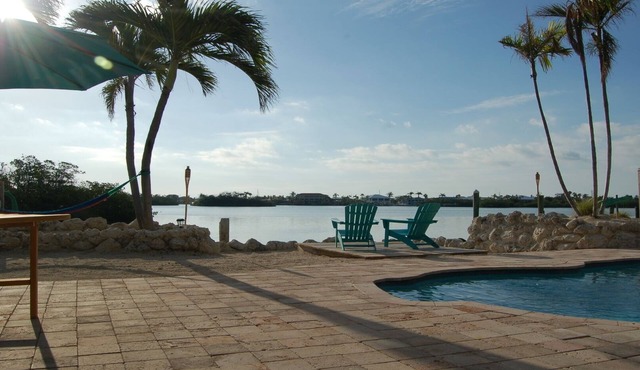 🌴 Coco Plum Paradise 🌴 Private Bayfront Home Pool Hot Tub Dock View