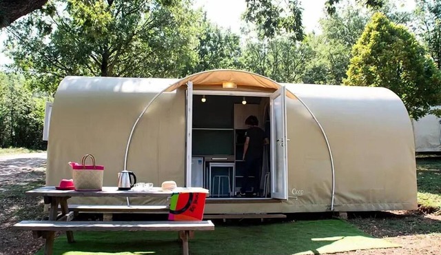 Coco Sweet (without bathroom) sleeps 4