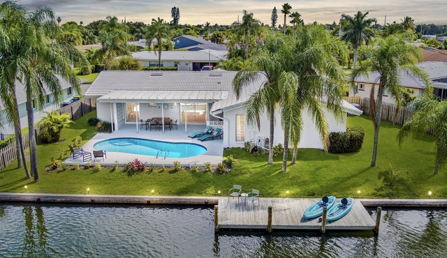 Cocoa Beach Coral Retreat waterfront 3 BR/2.5 BA