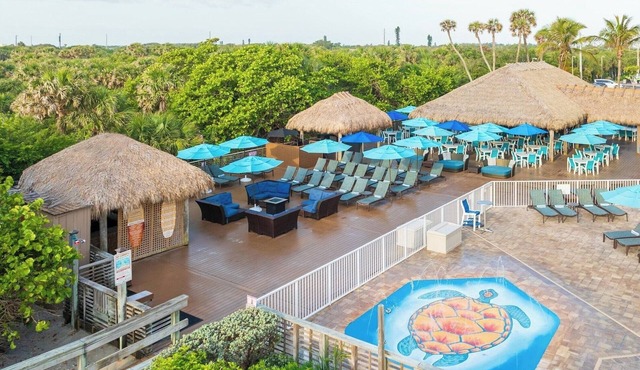 Cocoa Beach Haven! Short Drive to BCC Planetarium & Observatory, Pool!