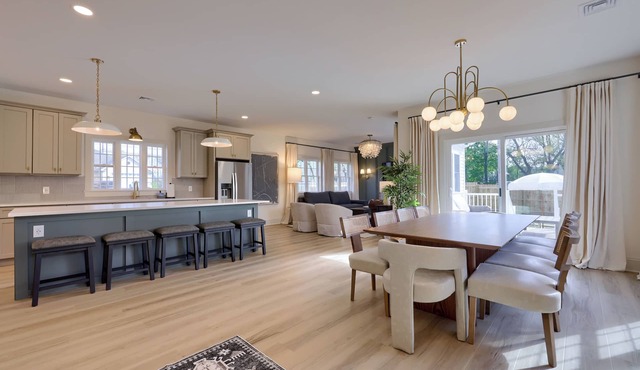 Cocoa Chateau: Sleeps up to 10, hot tub, 5 min to Hershey