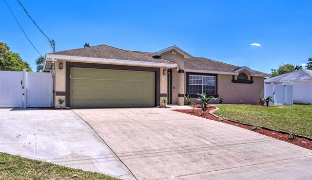 Cocoa Family Home with Game Room & Private Pool!