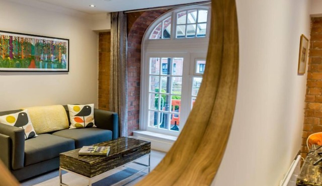 Cocoa Suites 5 - sleeps 2 guests in studio apartment