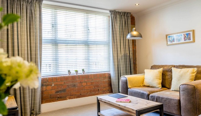 Cocoa Suites 56 - sleeps 2 guests with parking