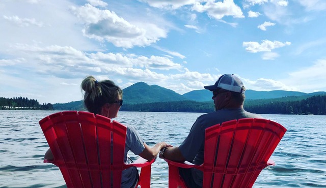 Cocolalla Lake Beachfront Cabin Near Sandpoint ID
