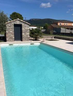 Cocon aux portes des Cévennes avec piscine