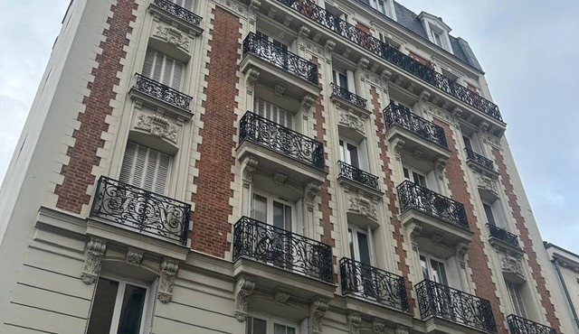 Cocon de Bonheur 5 min St Lazare Paris