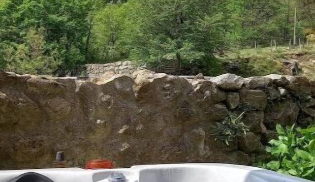 Cocon Pour 2 Avec Jacuzzi, Sauna en Ardèche Verte