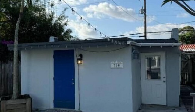 Coconut Cottage 1 bed & 1 bath