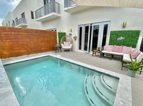 Coconut Grove Casita with Private plunge Pool, Gated
