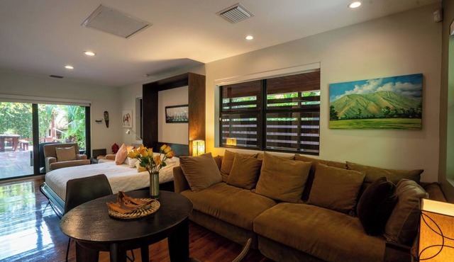 Coconut Grove Garden Cottage Private Retreat with Free Parking & Full Kitchen