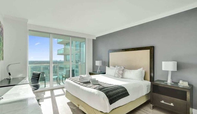 Coconut Grove Getaway | Stylish Studio w/Views