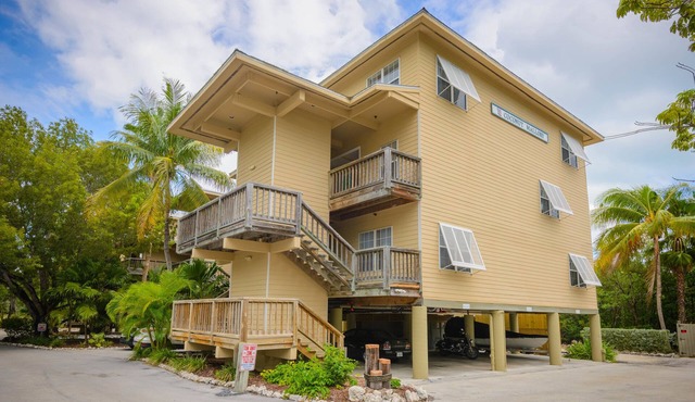 Coconut Mallory Resort And Marina By Kees Vacations