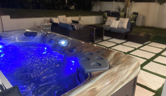 Coconut Trail Resort, Hot Tub, sleeps 14, free early check in option