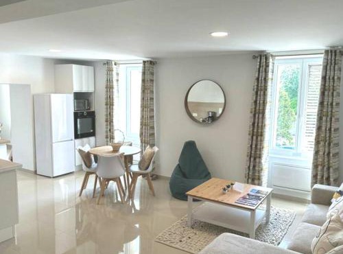 cocoon 52 m2 new, beautiful view castle and mountain