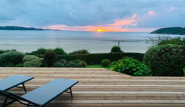 Cocoon au bord de l'eau