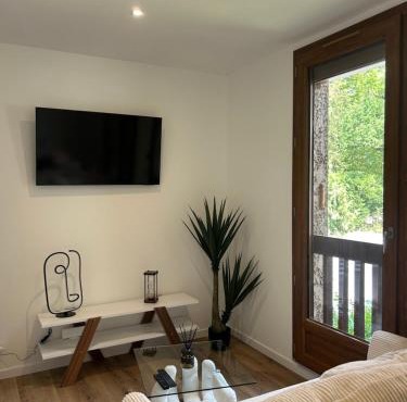 Cocoon au pied des montagnes