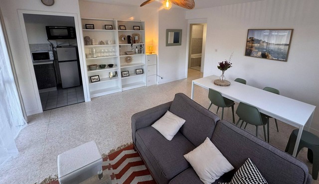 Cocoon Briacin between beach and golf