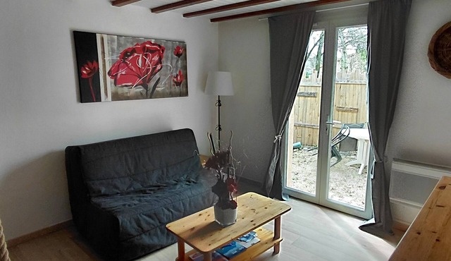 Cocoon in quiet residence with private garden