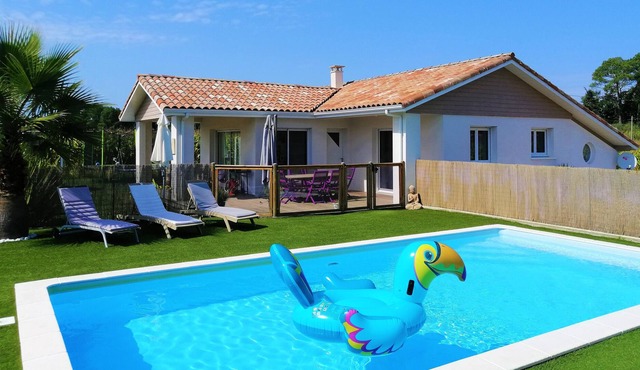 COCOON VILLA 4 * WITH SECURE POOL, BEACH NEARBY, NEAR HOSSEGOR
