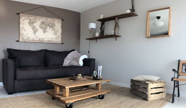 Cocoon with terrace and parking near the center