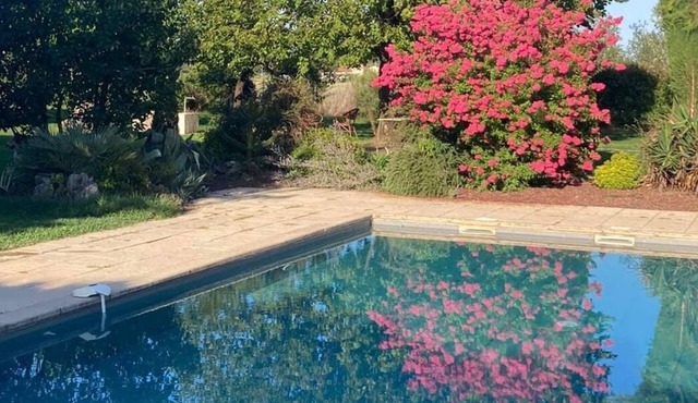 Cocooning air-conditioned gîte in a privileged, peaceful setting with large swimming pool