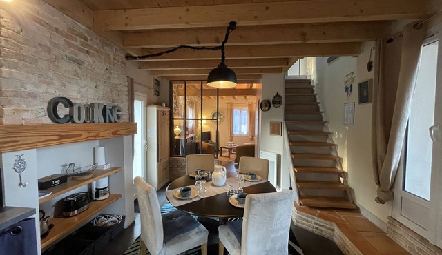 Cocooning gîte, swimming pool, near Bassin d'Arcachon, 30 min from beaches, sleeps 6