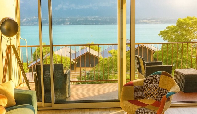 COCOONING LAKE & MOUNTAINS