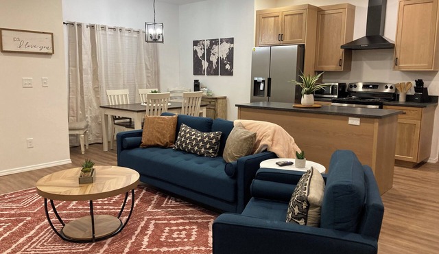 Coco’s Corner - Brand New 3 BD 2 BR Duplex near Palo Duro Canyon State Park