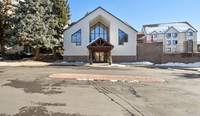 Code & Comfort | 2BR DTC Retreat | Pool + Home Office | Greenwood Village