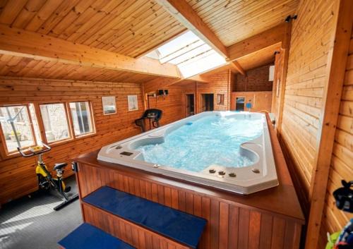 Coedllys Cottage - A countryside retreat for families and friends, with exclusive use of a swim spa