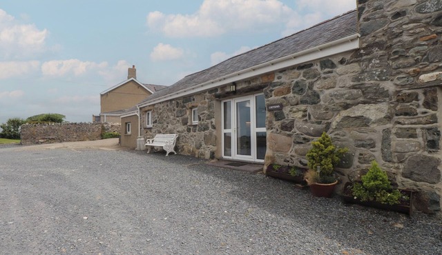 COETSIWS, pet friendly, luxury holiday cottage in Clynnog Fawr